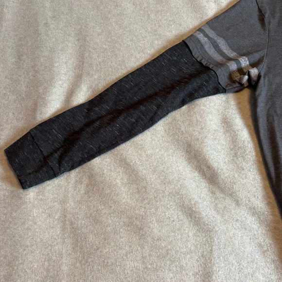 Batman DC Comics Logo Grey Athletic-Style Long Sleeve Boys/Youth Shirt Large - Picture 5 of 10